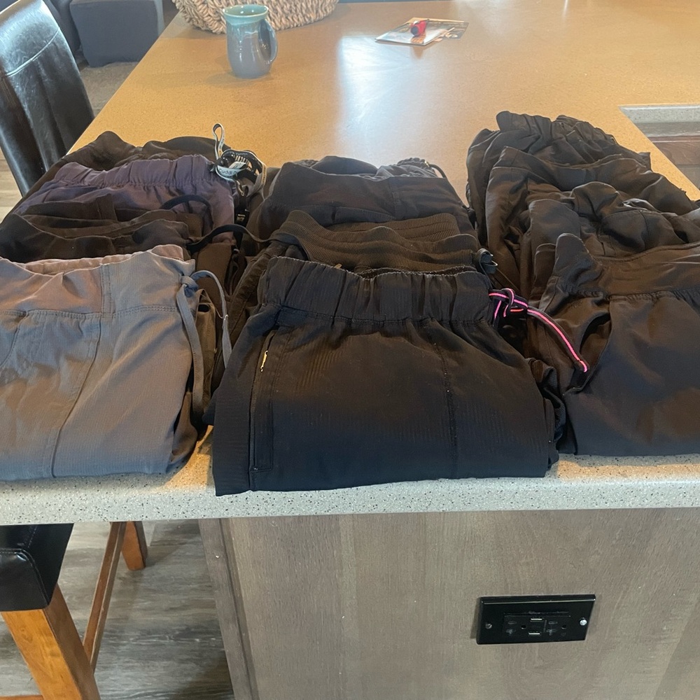 Lot of 12 Name Brand Womens Scrub pants-Size Large